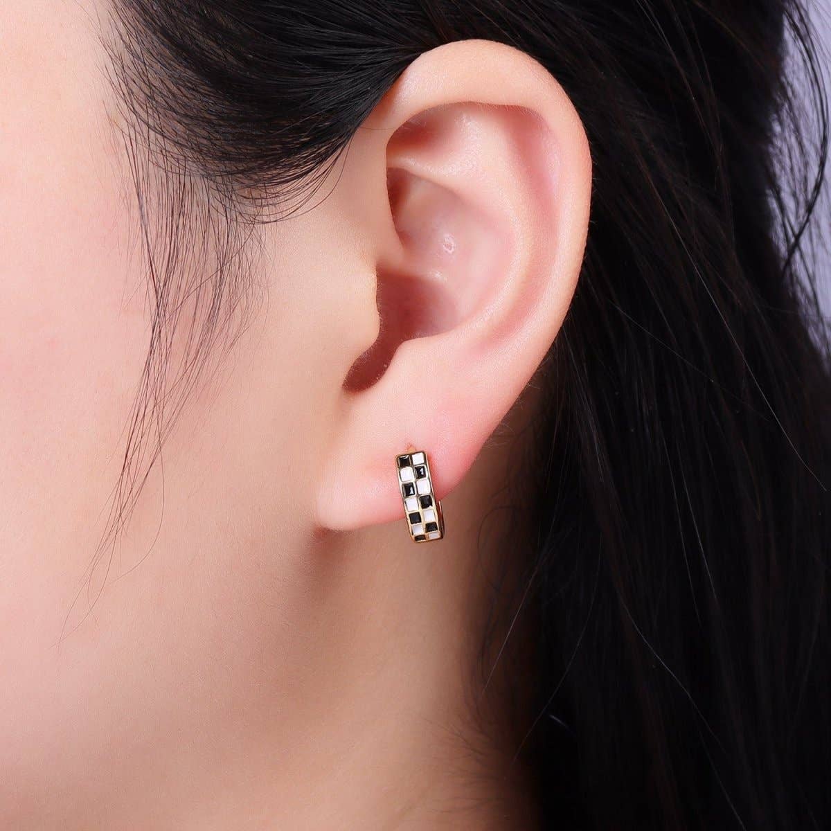 24K Gold Filled 13mm Checkered Enamel Huggie Cartilage Earrings