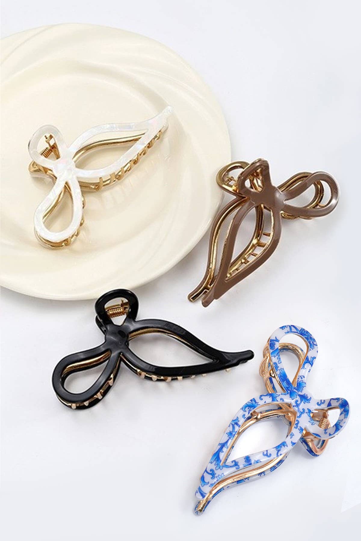 JUMBO BOW HAIR CLAW CLIPS